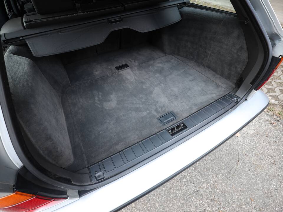 Bild 23/74 von BMW M5 Touring (1992)
