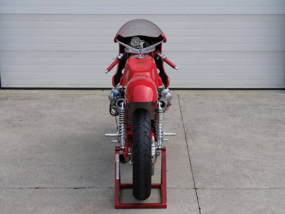 Image 33/44 of Moto Guzzi DUMMY (1972)