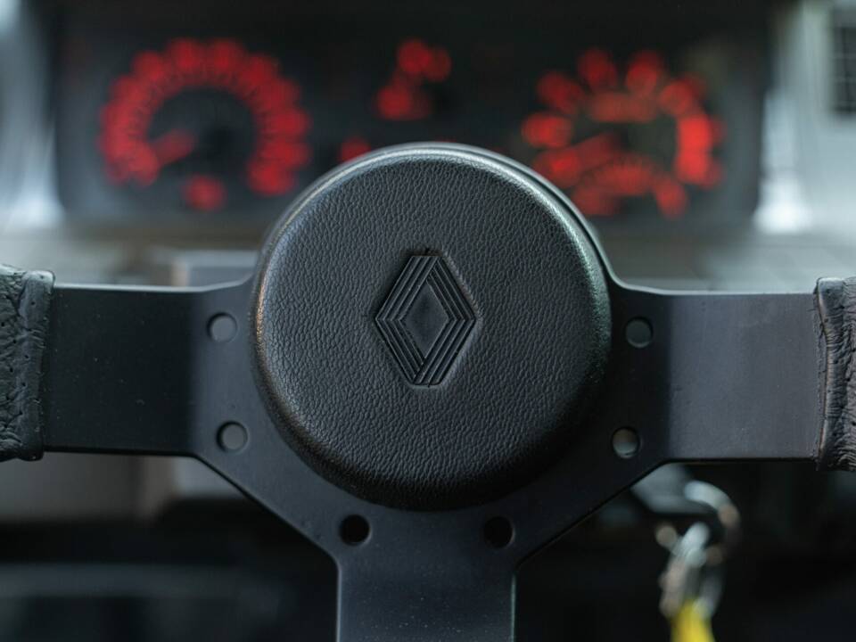 Image 31/50 de Renault R 5 GT Turbo (1986)
