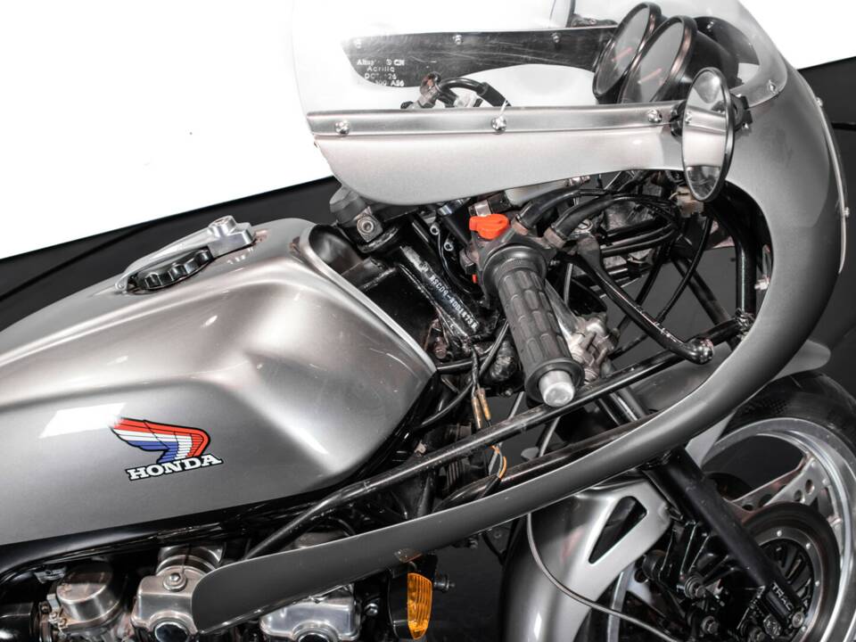 Imagen 26/27 de Honda CB 900 F Bol d'Or (1982)