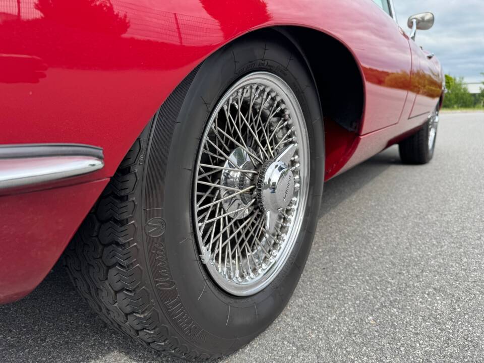 Image 20/35 of Jaguar E-Type (1969)