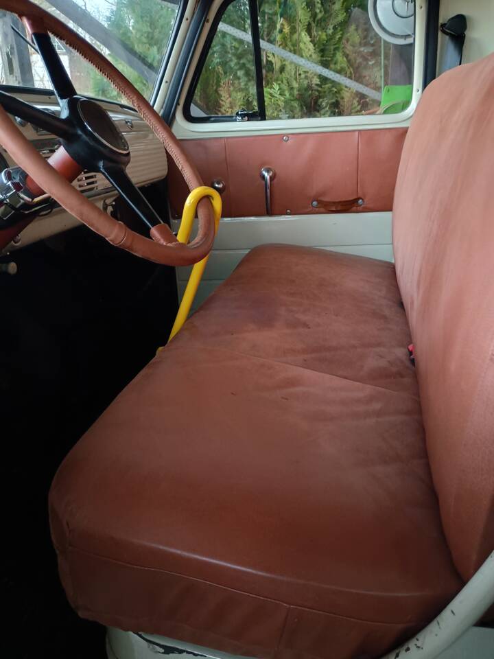 Image 8/16 of Chevrolet 3100 ½-ton (1951)