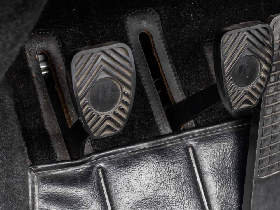 Image 81/132 of Porsche 911 Speedster 3.2 (1989)