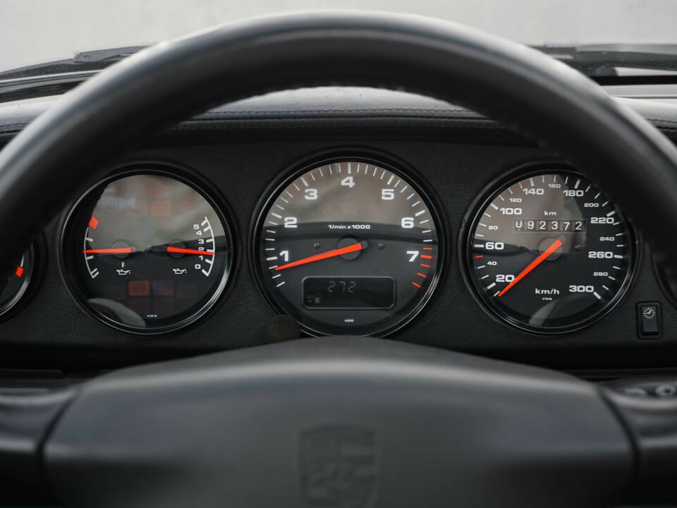 Immagine 12/41 di Porsche 911 Carrera 4 (1995)