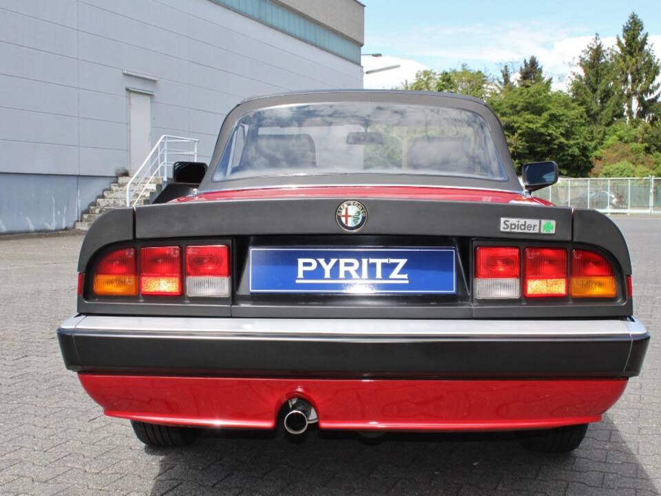 Bild 16/17 von Alfa Romeo 2.0 Spider QV (1987)