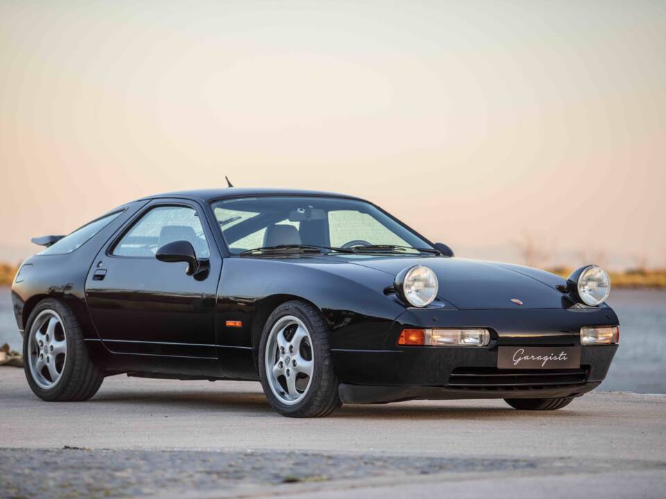 Image 9/63 of Porsche 928 GTS (1994)