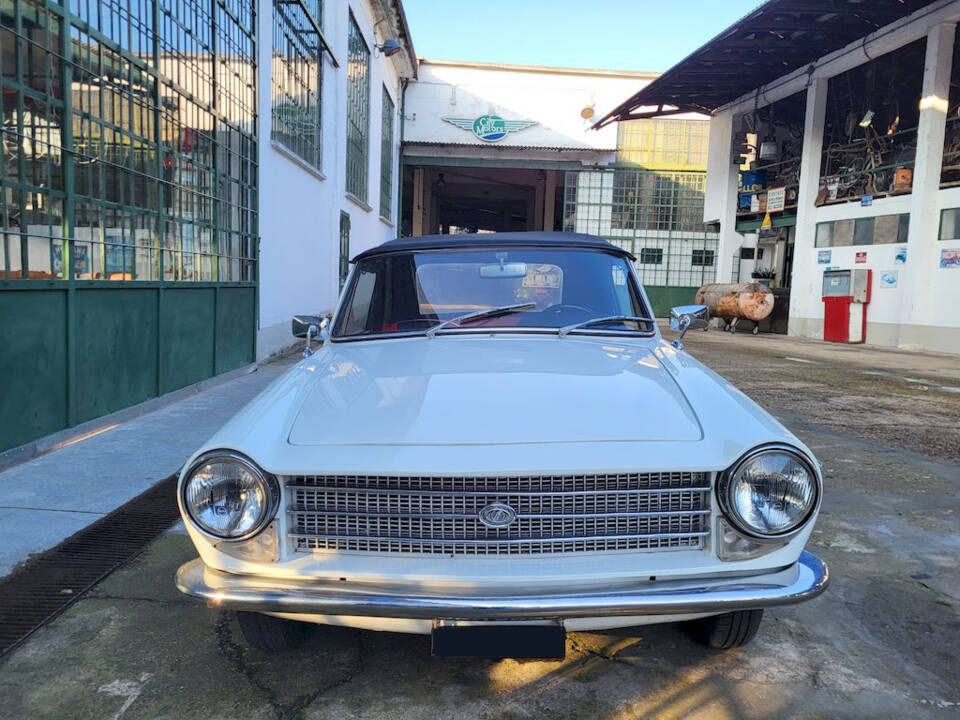 Immagine 5/33 di Innocenti Spider S (1963)