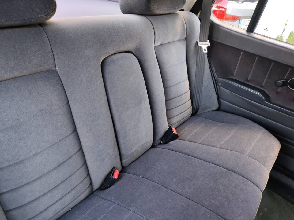 Image 13/20 of Saab 900 2.1 i 16V (1990)