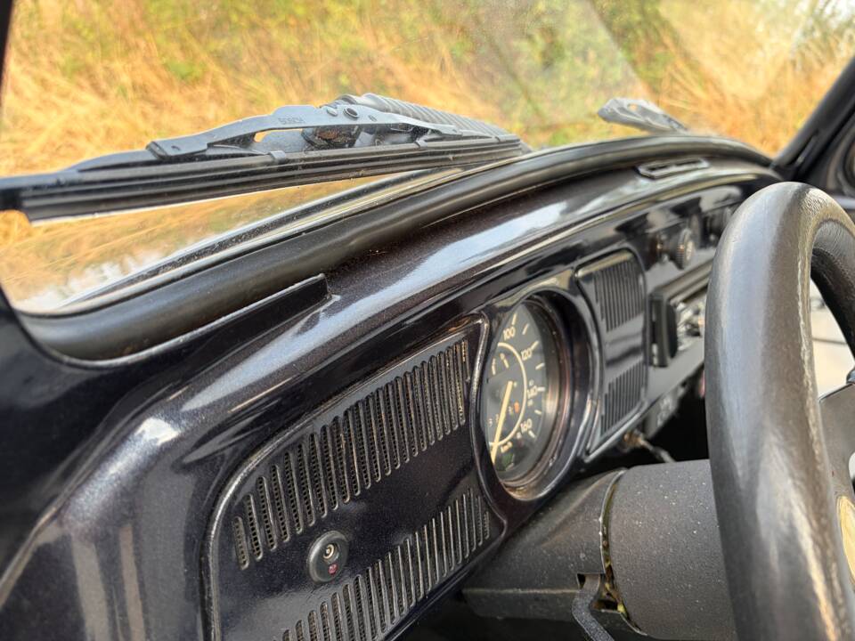 Image 6/10 of Volkswagen Beetle 1302 (1974)