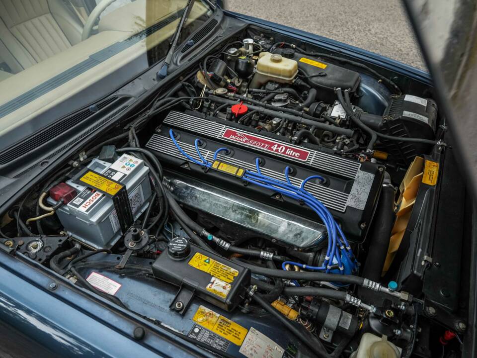 Immagine 27/55 di Jaguar XJ 40 (XJ-R) (1990)
