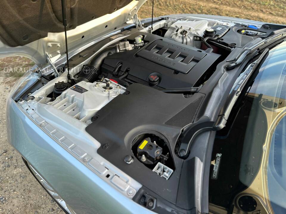 Image 41/84 de Jaguar XK 4.2 (2006)