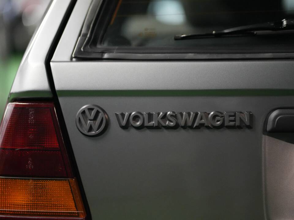 Bild 4/42 von Volkswagen Passat Variant 1.8 (1986)