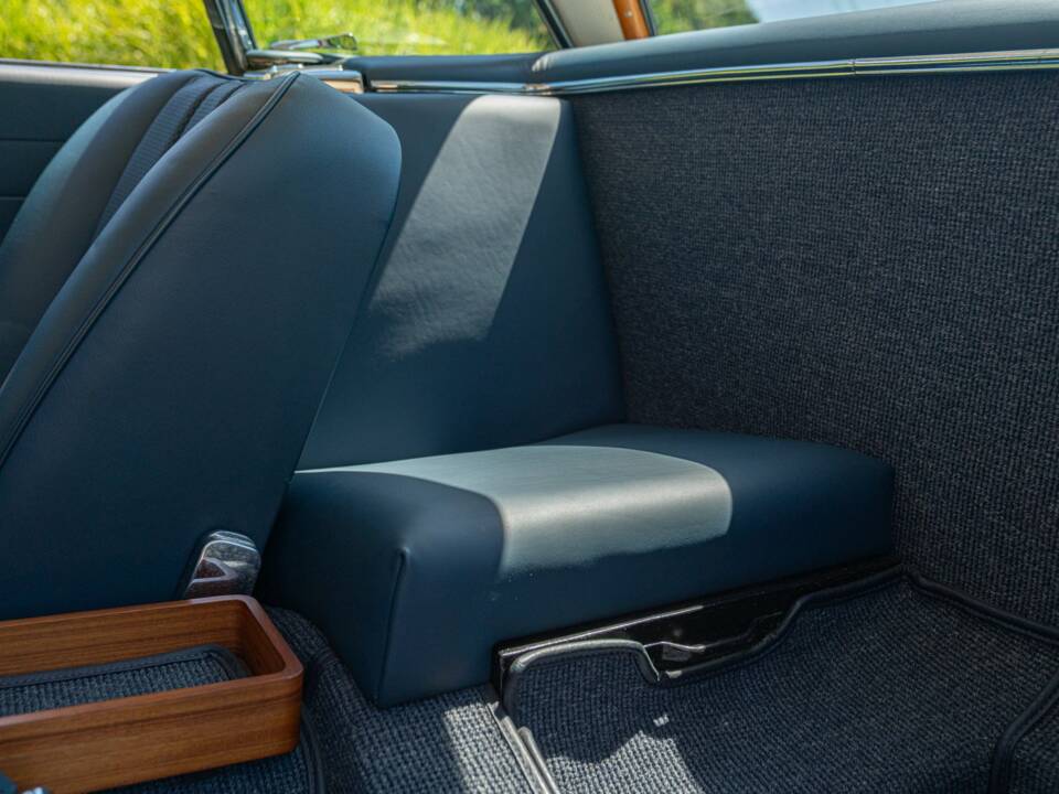 Image 48/50 de Mercedes-Benz 230 SL (1965)