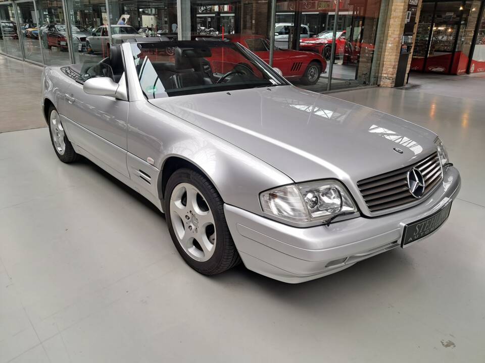 Image 5/50 of Mercedes-Benz SL 320 (1998)