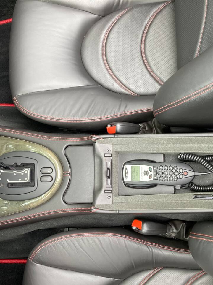 Bild 24/29 von Jaguar XKR (2000)