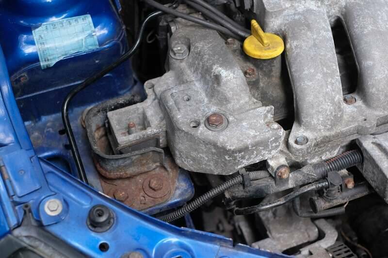 Image 35/38 of Renault Clio II 2.0 16V Sport (2002)