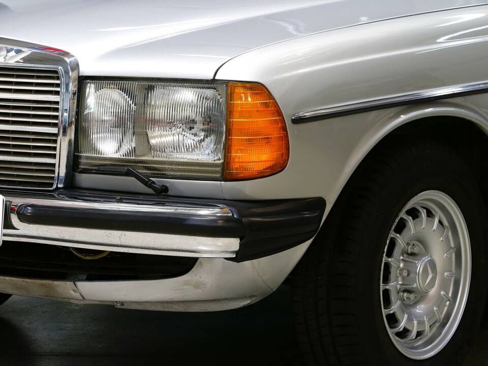 Bild 9/25 von Mercedes-Benz 280 TE (1985)