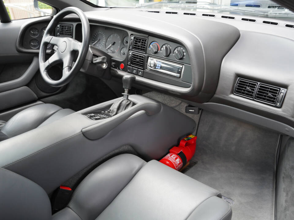 Image 35/50 of Jaguar XJ 220 (1993)