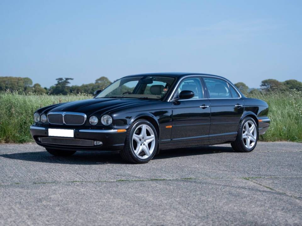 Bild 7/9 von Jaguar XJR Super V8 (2004)