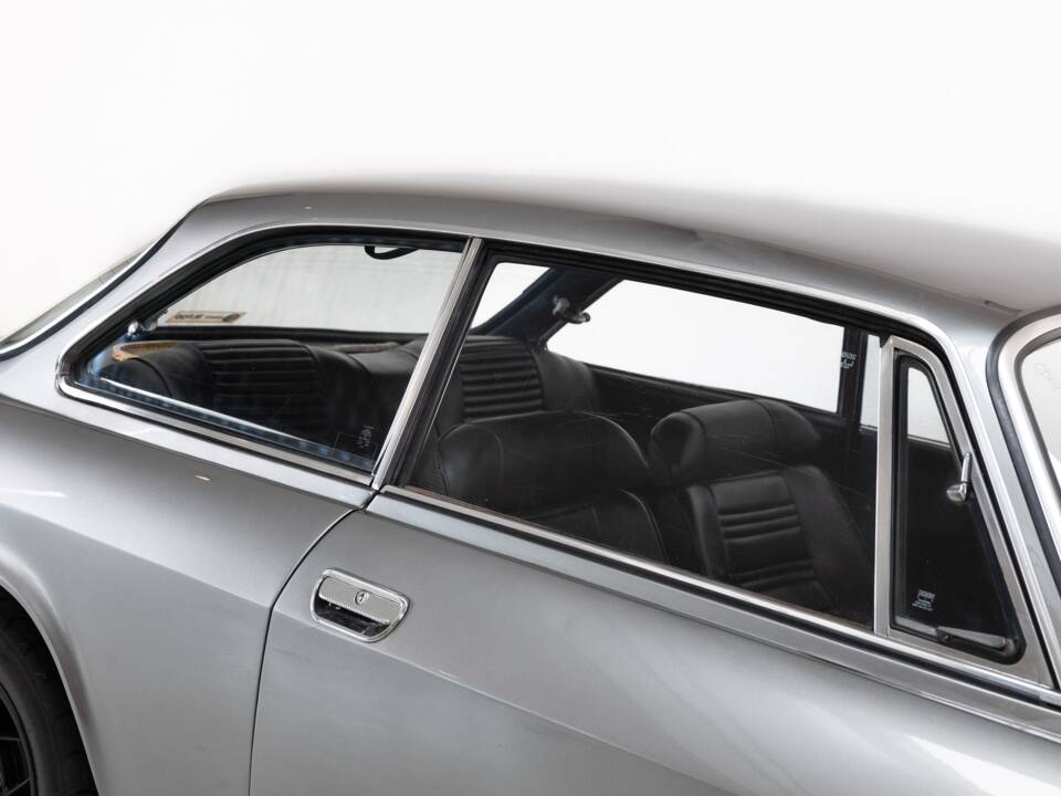 Imagen 28/36 de Alfa Romeo Giulia 1600 GT Junior (1973)