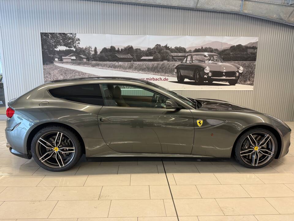 Image 7/18 of Ferrari FF (2012)