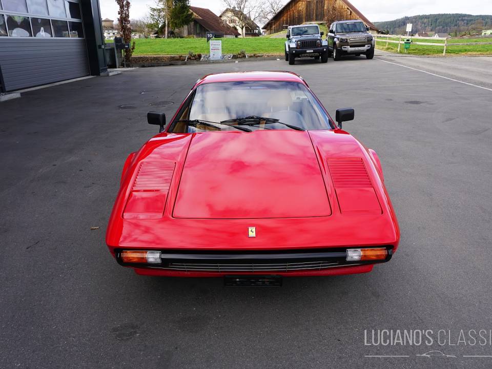 Image 14/44 de Ferrari 308 GTBi (1981)