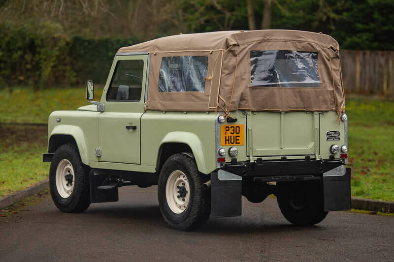 Bild 4/50 von Land Rover Defender 90 (1996)