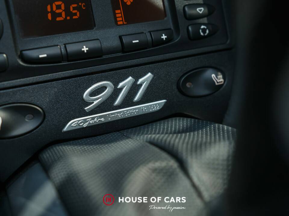 Imagen 22/24 de Porsche 911 Carrera "40 Jahre 911" (2003)