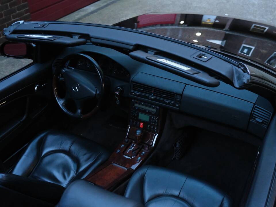 Image 69/100 of Mercedes-Benz SL 600 (1998)