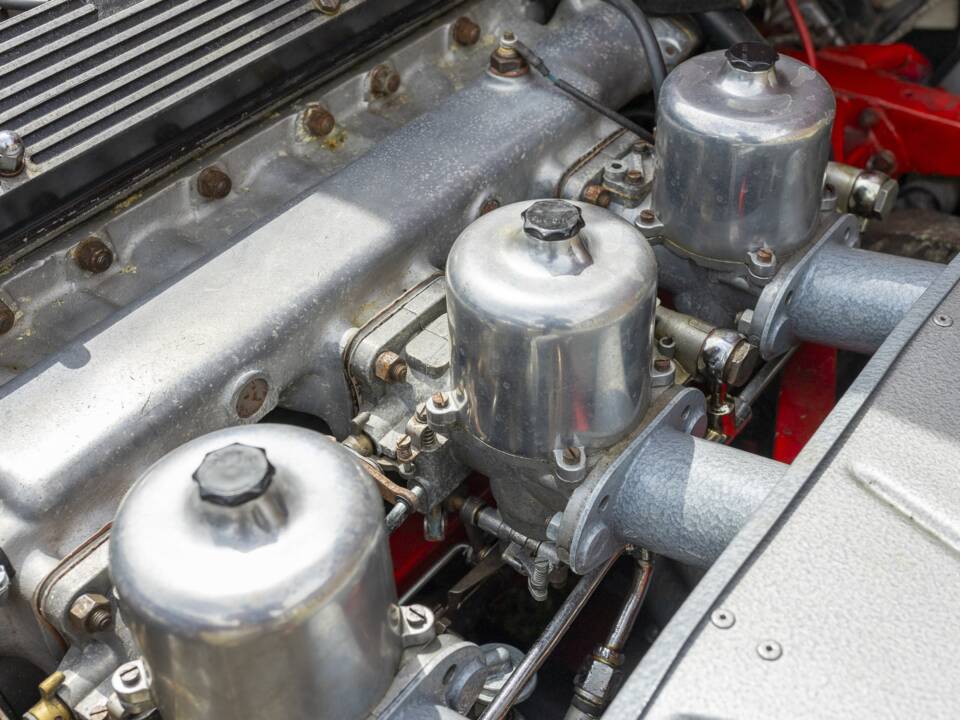 Image 12/20 de Jaguar E-Type (1969)