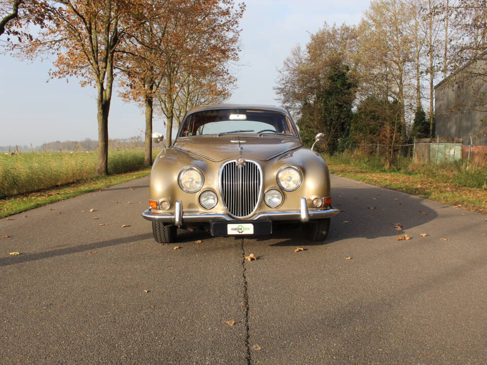 Immagine 2/19 di Jaguar S-Type 3.4 (1967)