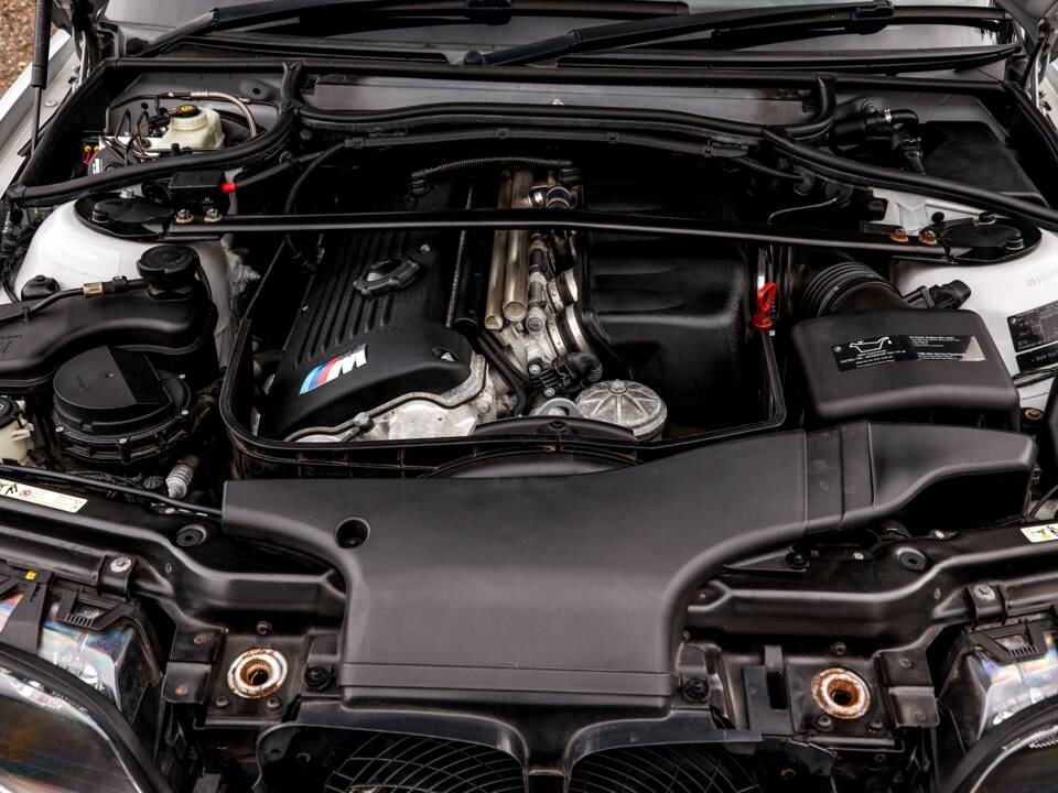 Image 38/50 de BMW M3 (2004)