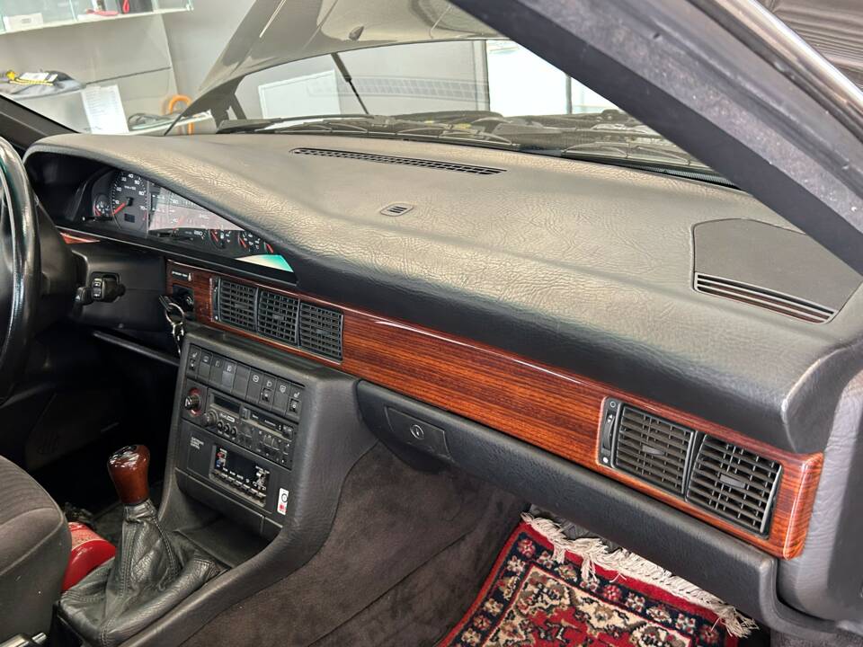 Immagine 23/44 di Audi 200 - 2.2 20V Turbo quattro (1990)