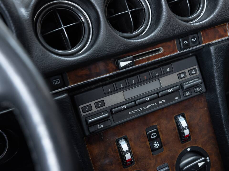 Afbeelding 13/32 van Mercedes-Benz 300 SL (1986)