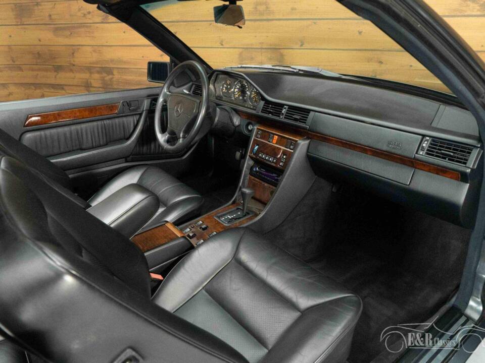Bild 9/19 von Mercedes-Benz E 320 (1994)