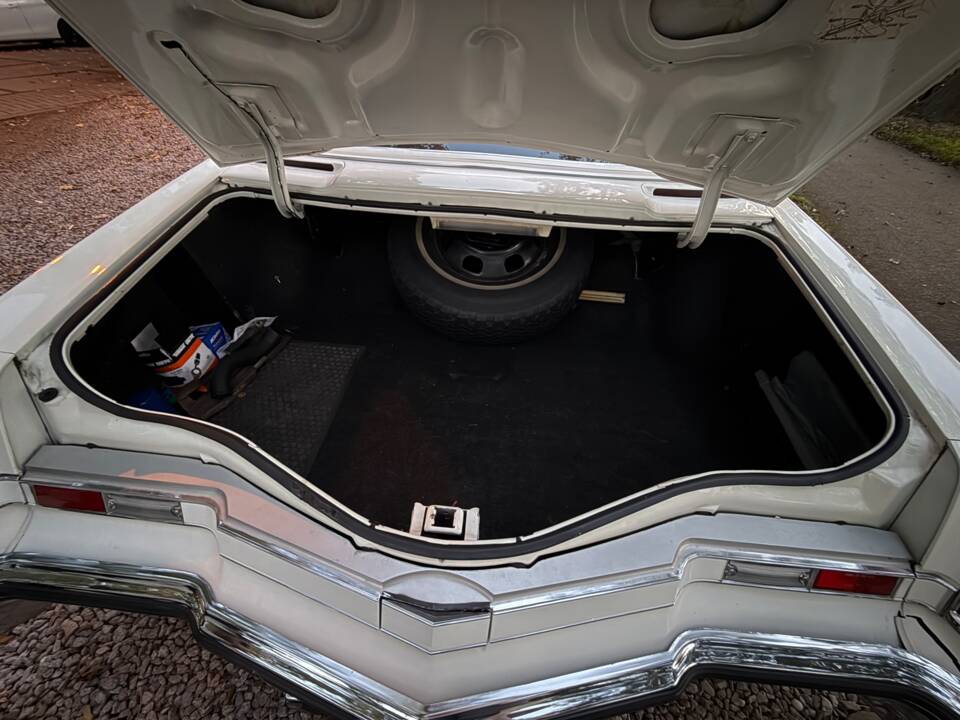 Bild 21/21 von Oldsmobile Toronado Brougham (1973)