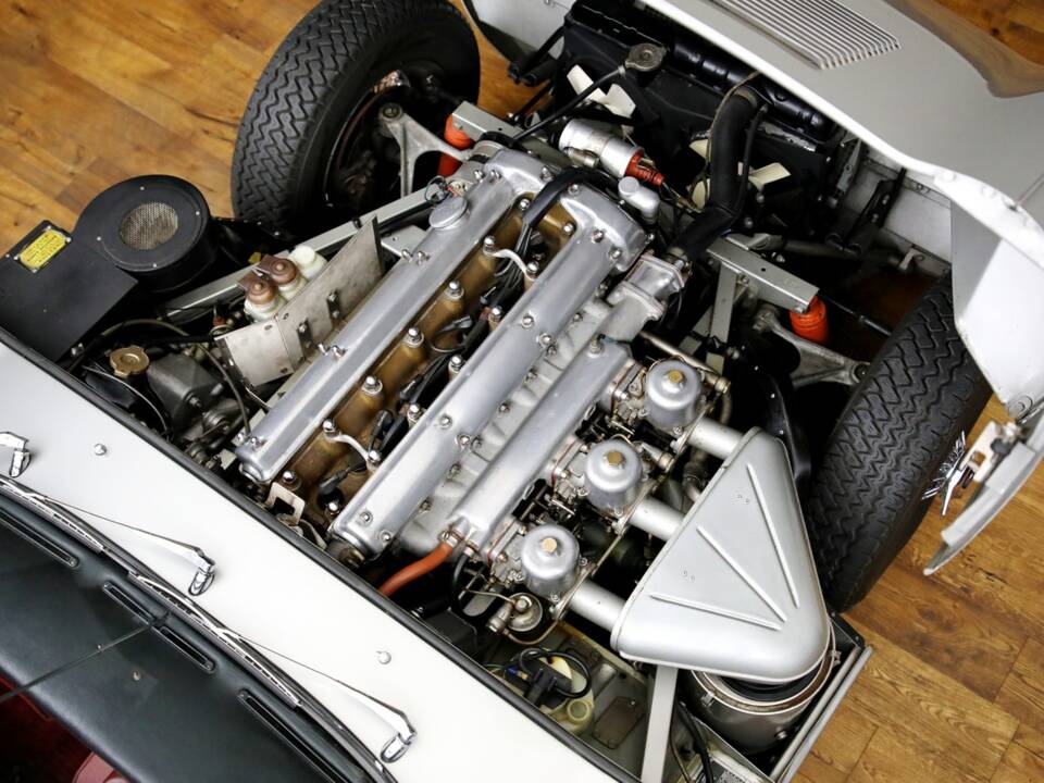 Afbeelding 23/27 van Jaguar E-Type 4.2 (1966)