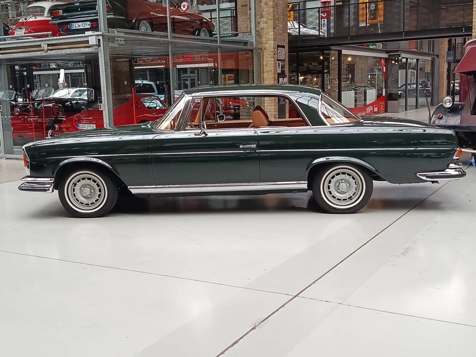 Image 13/54 of Mercedes-Benz 280 SE 3,5 (1970)