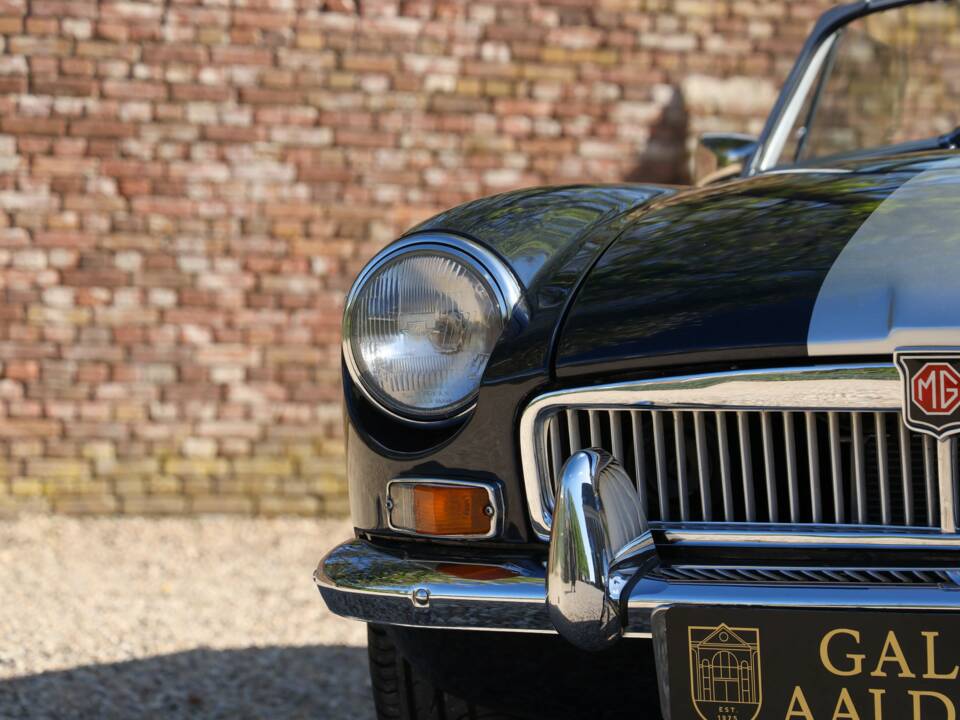 Image 19/50 de MG MGB (1966)