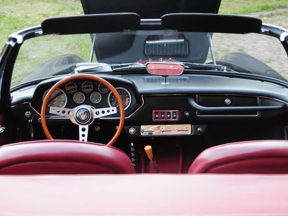 Image 37/37 de Maserati Mistral 4000 Spyder (1967)