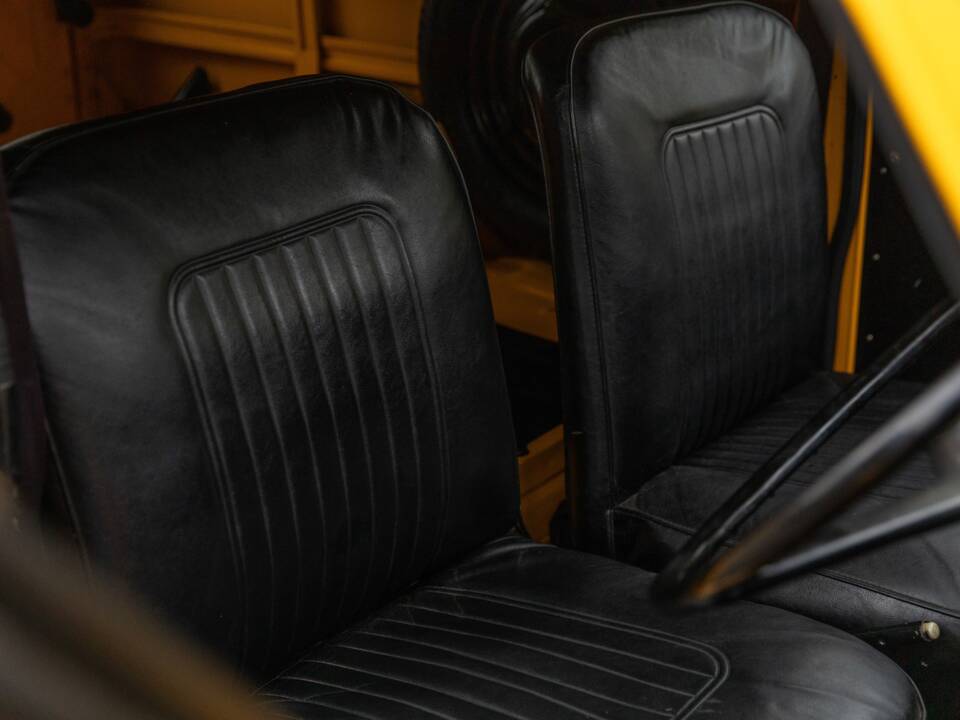 Image 41/50 of Morris Minor Van (1971)