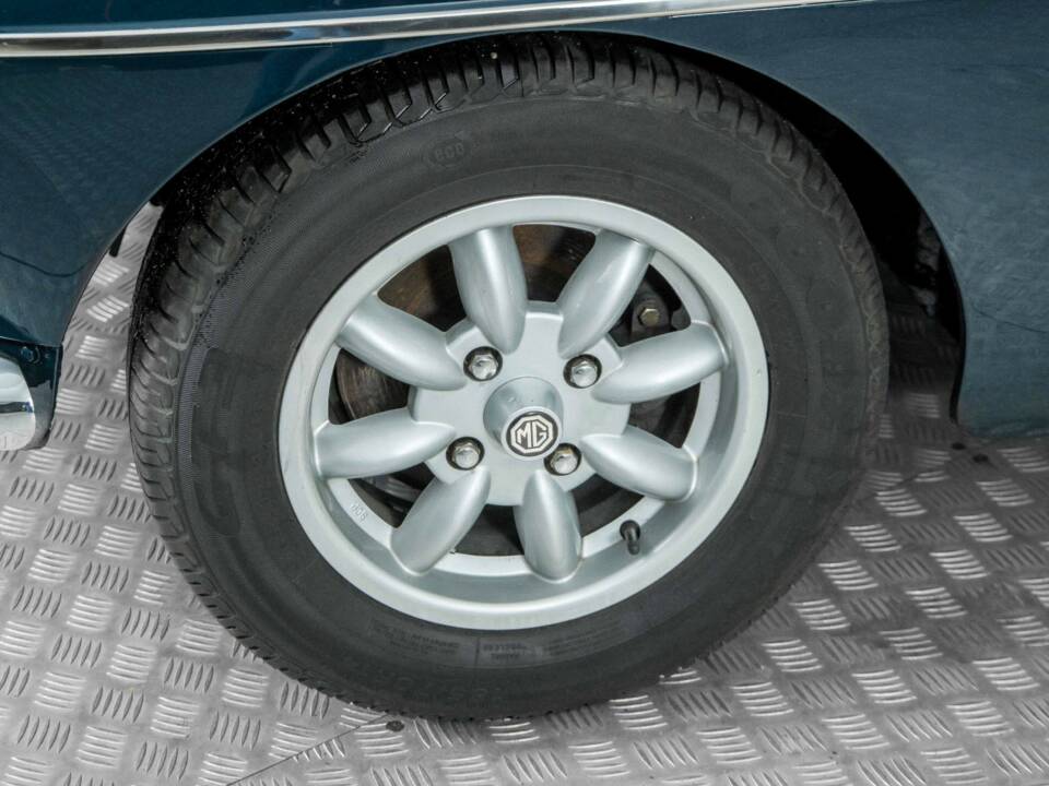 Imagen 25/50 de MG MGB GT (1972)