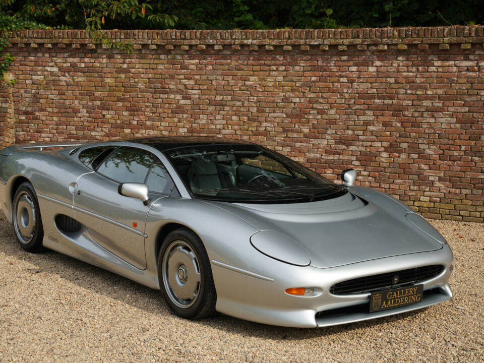 Bild 37/50 von Jaguar XJ 220 (1994)