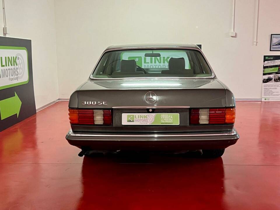 Bild 5/30 von Mercedes-Benz 380 SE (1985)