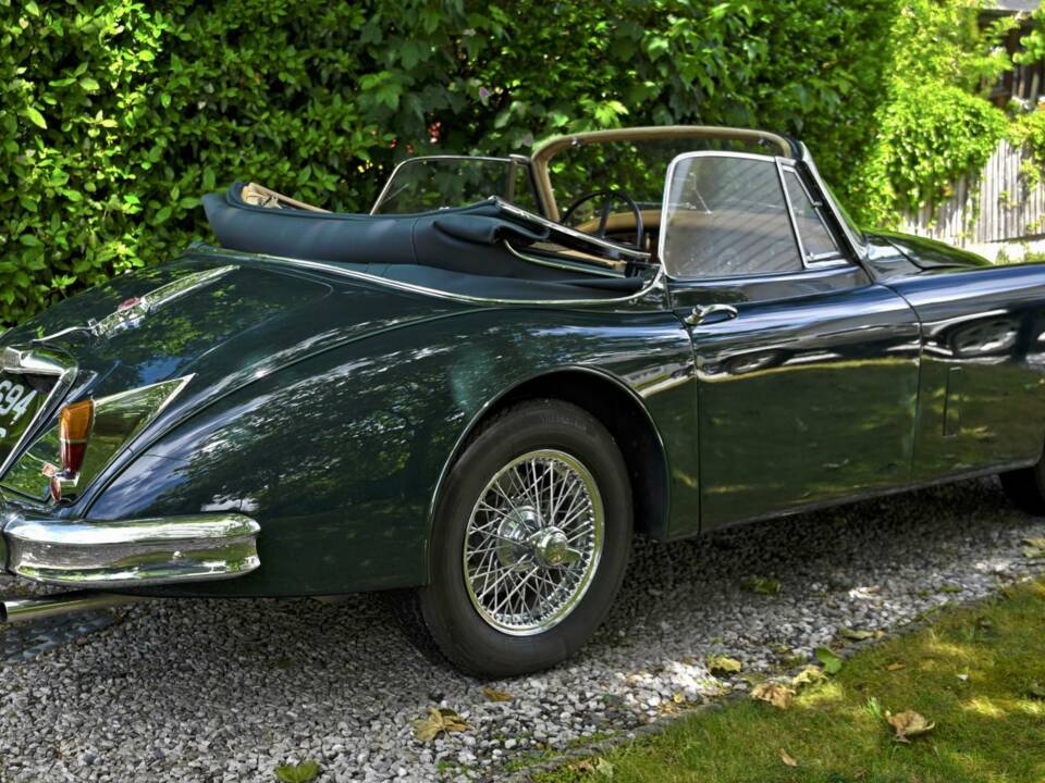Immagine 17/50 di Jaguar XK 150 3.8 S DHC (1960)
