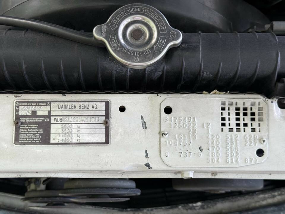 Immagine 17/20 di Mercedes-Benz 280 SE (1983)