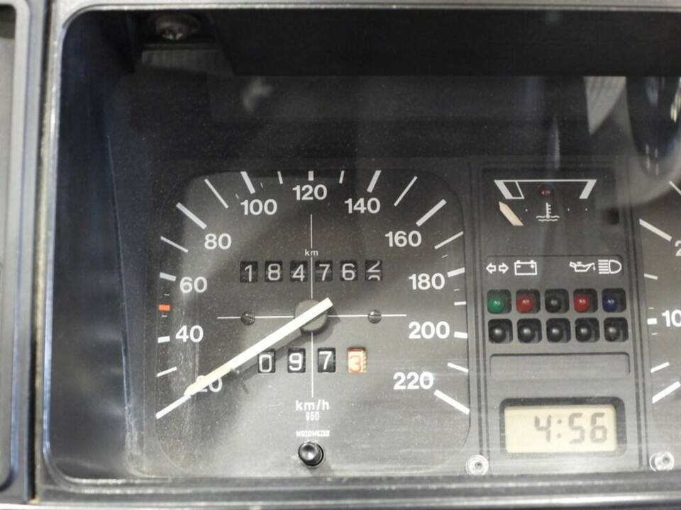 Imagen 7/15 de Volkswagen Golf Mk I Convertible 1.1 (1980)