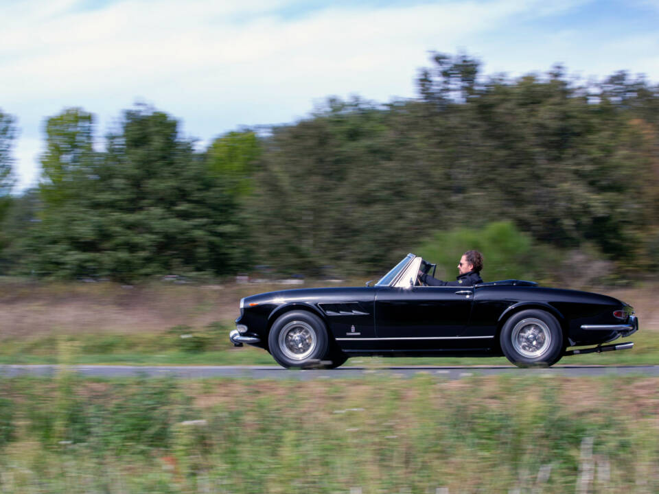 Image 2/24 of Ferrari 275 GTS (1965)