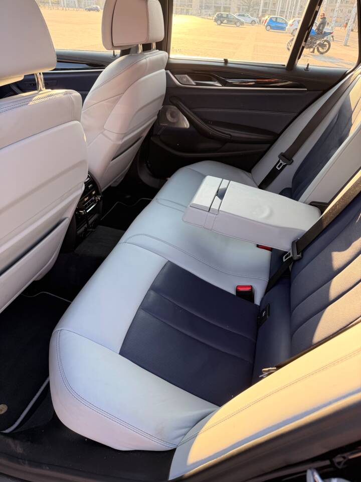 Image 10/22 of ALPINA B5 Touring Biturbo AWD (2018)