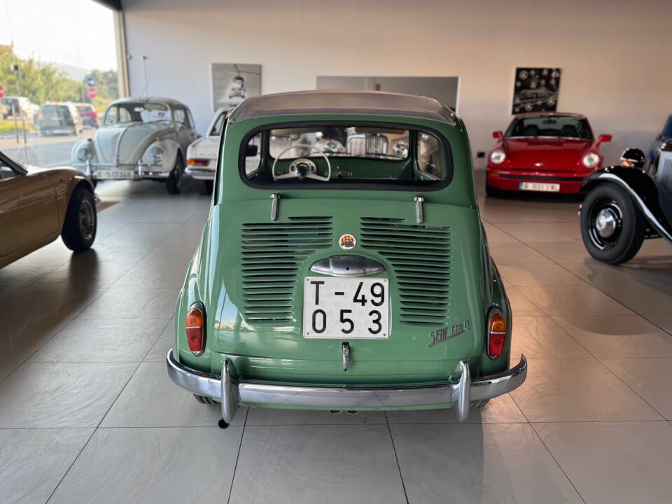 Immagine 8/36 di SEAT 600 D (1966)